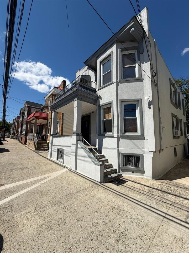 214 72nd St #2 - Photo 2 of 31