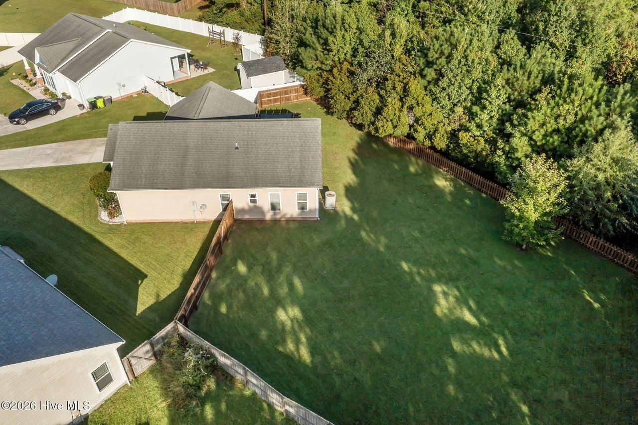 305 Battery Park Ln - Photo 7 of 42