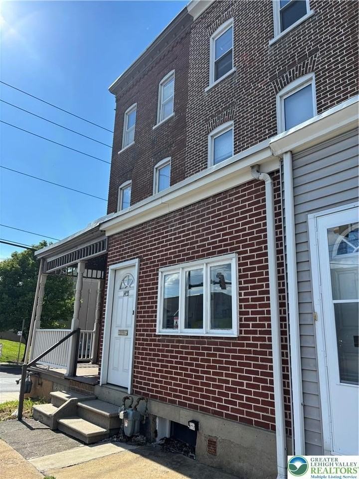 1455 W Tilghman St - Photo 2 of 3