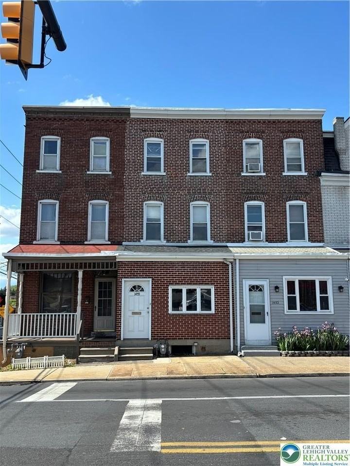 1455 W Tilghman St - Photo 3 of 3