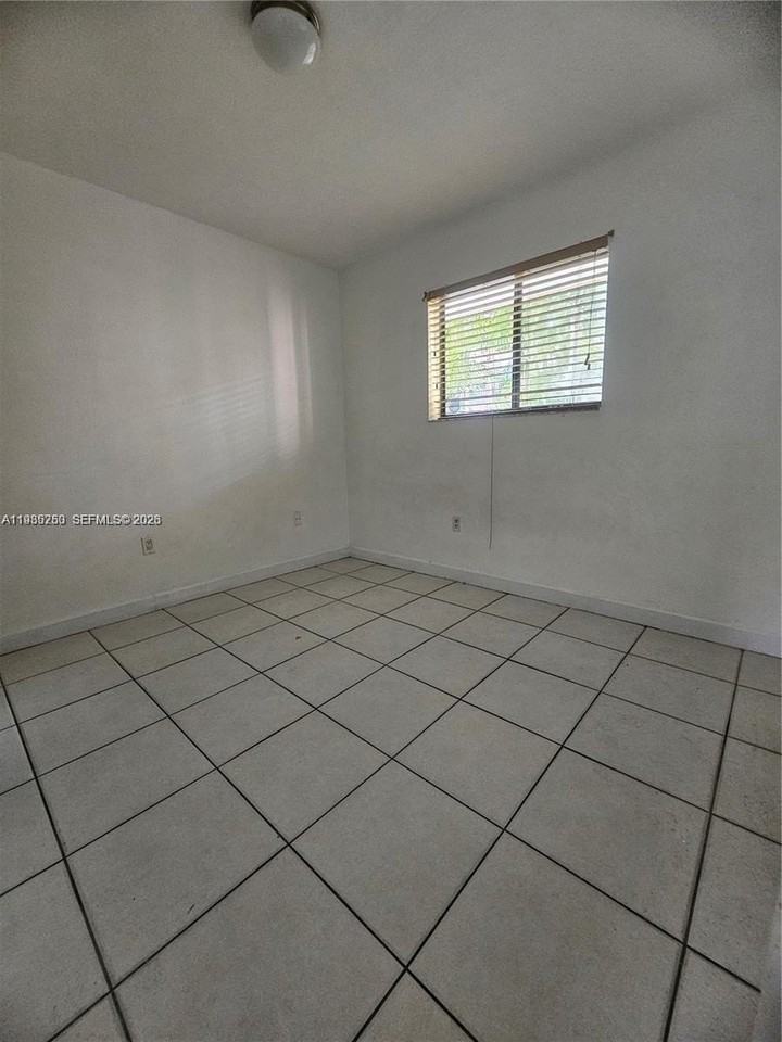 5460 W 21st Ct #310 - Photo 3 of 12