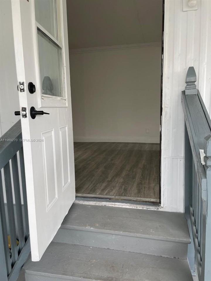 13380 Sw 9th St #13380 - Photo 2 of 8
