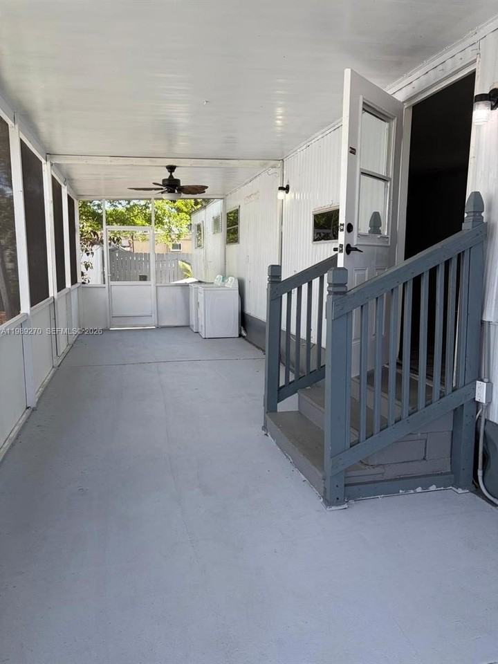 13380 Sw 9th St #13380 - Photo 3 of 8