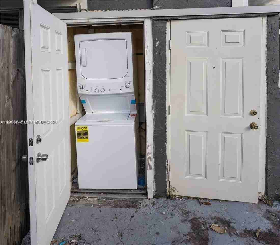 2996 Nw 93rd St #C - Photo 6 of 13
