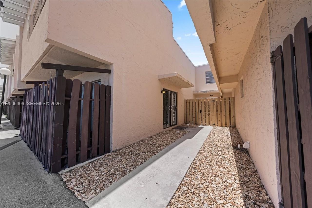 9011 Ne 4th Avenue Rd #9011 - Photo 2 of 30