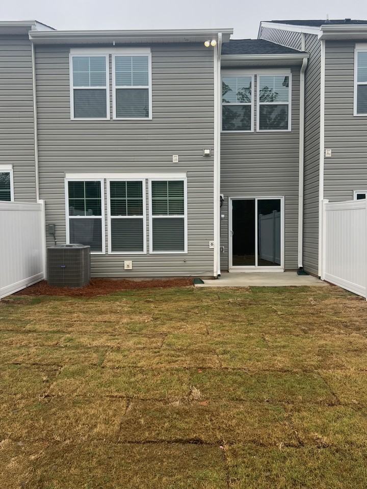 1675 Hallview Ct #1 - Photo 3 of 7