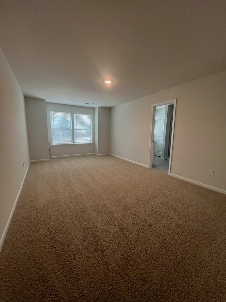 1675 Hallview Ct #1 - Photo 5 of 7