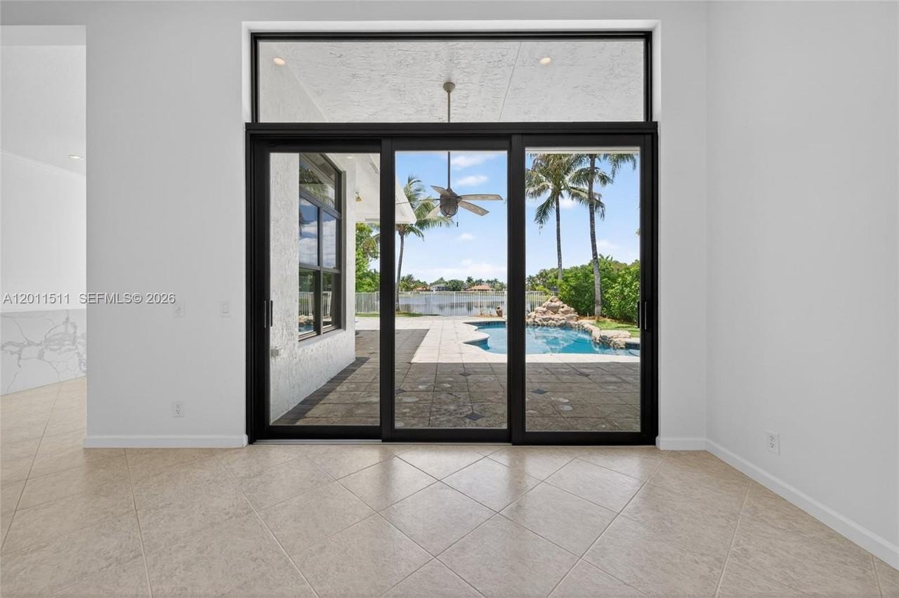 812 Regal Cove Rd - Photo 5 of 42