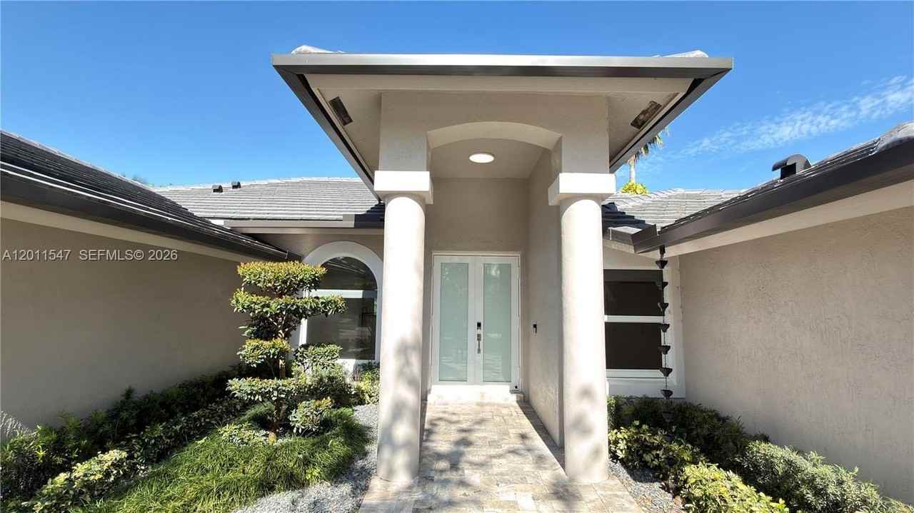3767 Oak Ridge Cir #3767 - Photo 4 of 50