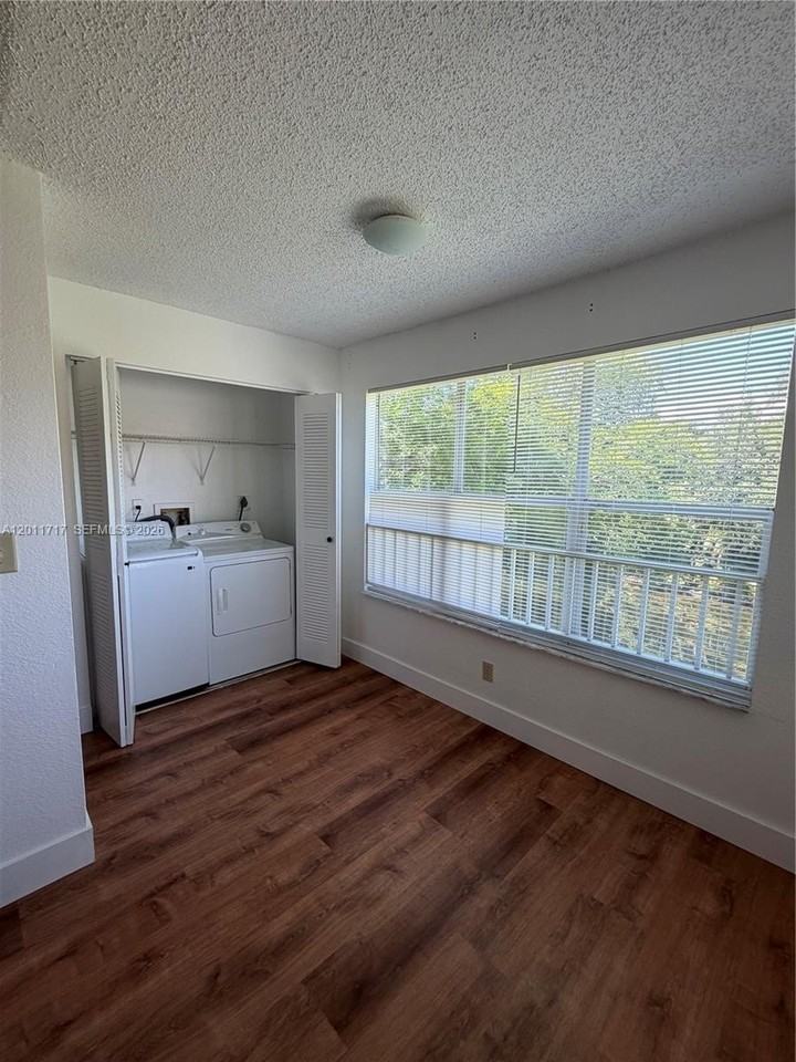 643 Vista Isles Dr #1826 - Photo 5 of 6