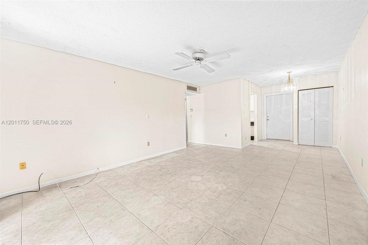 9107 Sw 137th Ter #1-4 - Photo 5 of 32