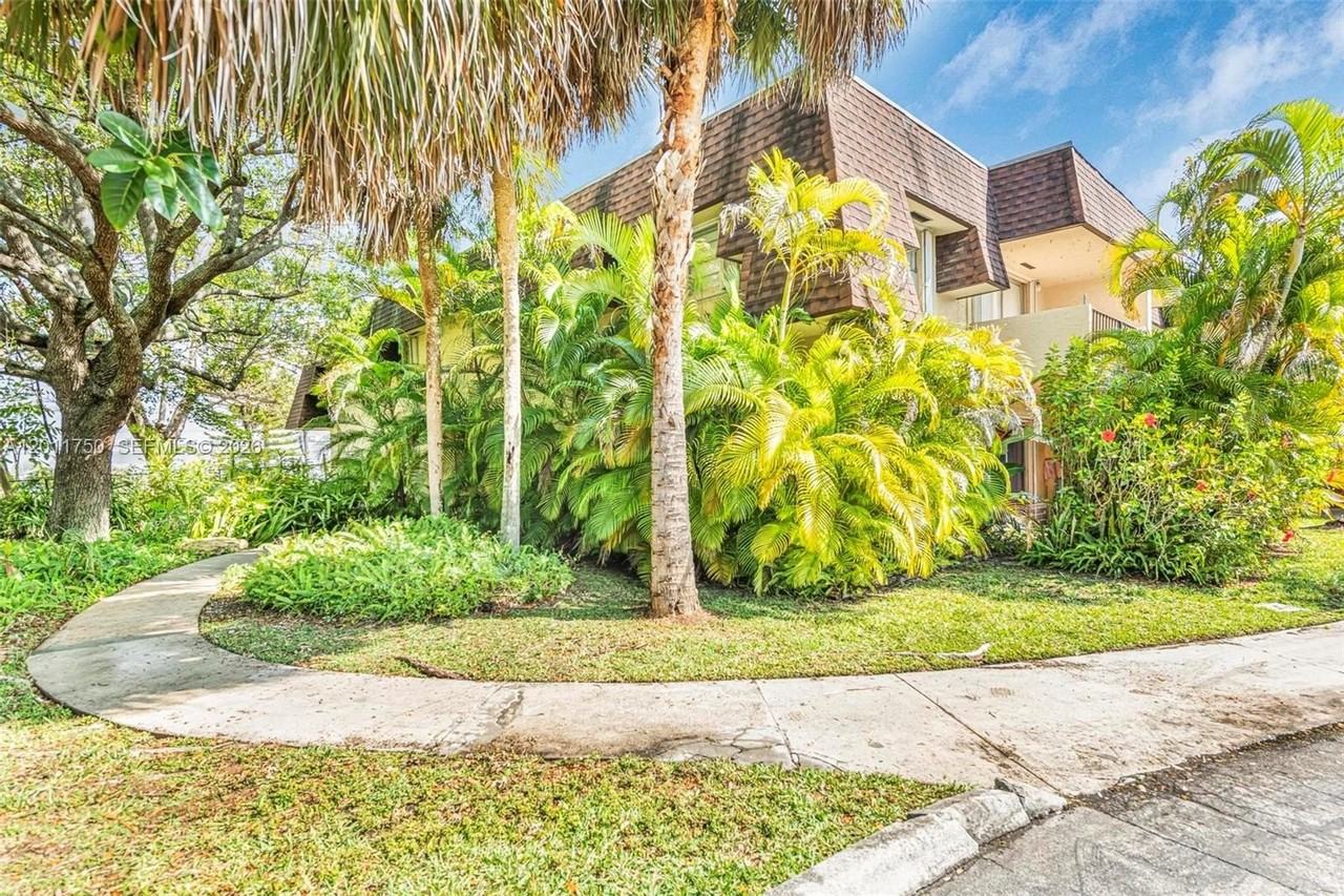 9107 Sw 137th Ter #1-4 - Photo 7 of 32