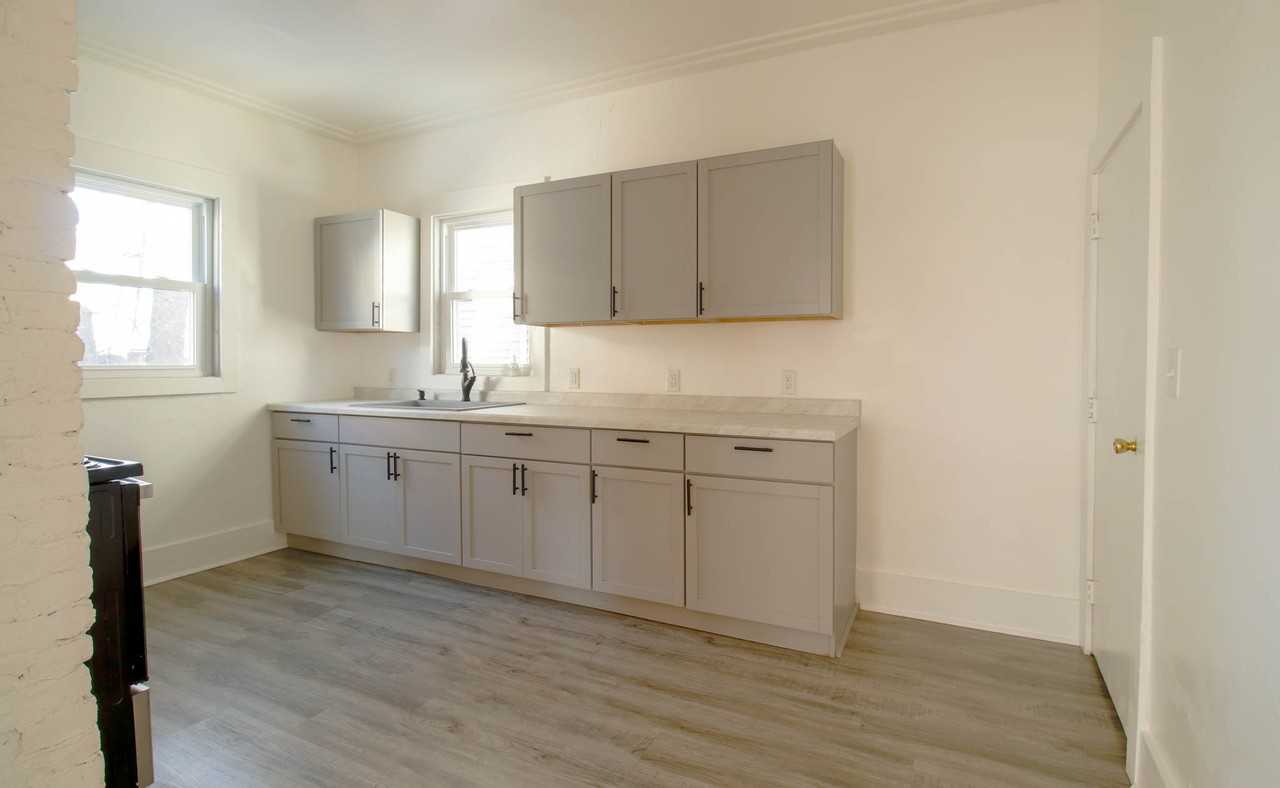 418 W Irving Ave #1 - Photo 6 of 19
