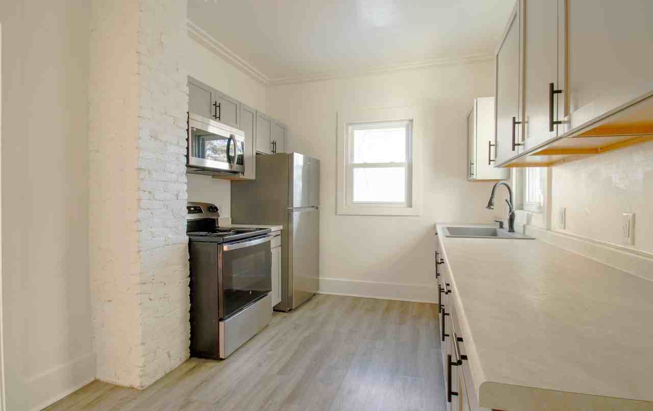 418 W Irving Ave #1 - Photo 7 of 19