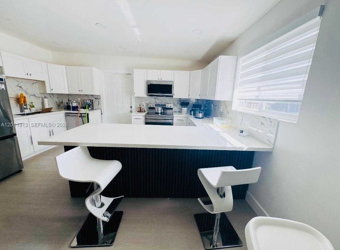 75 Sw 18th Ave #75 - Photo 5 of 14