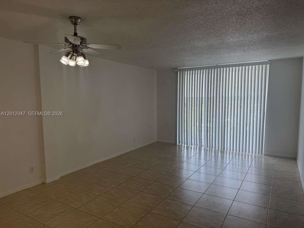 500 Executive Center Dr #5C - Photo 3 of 21