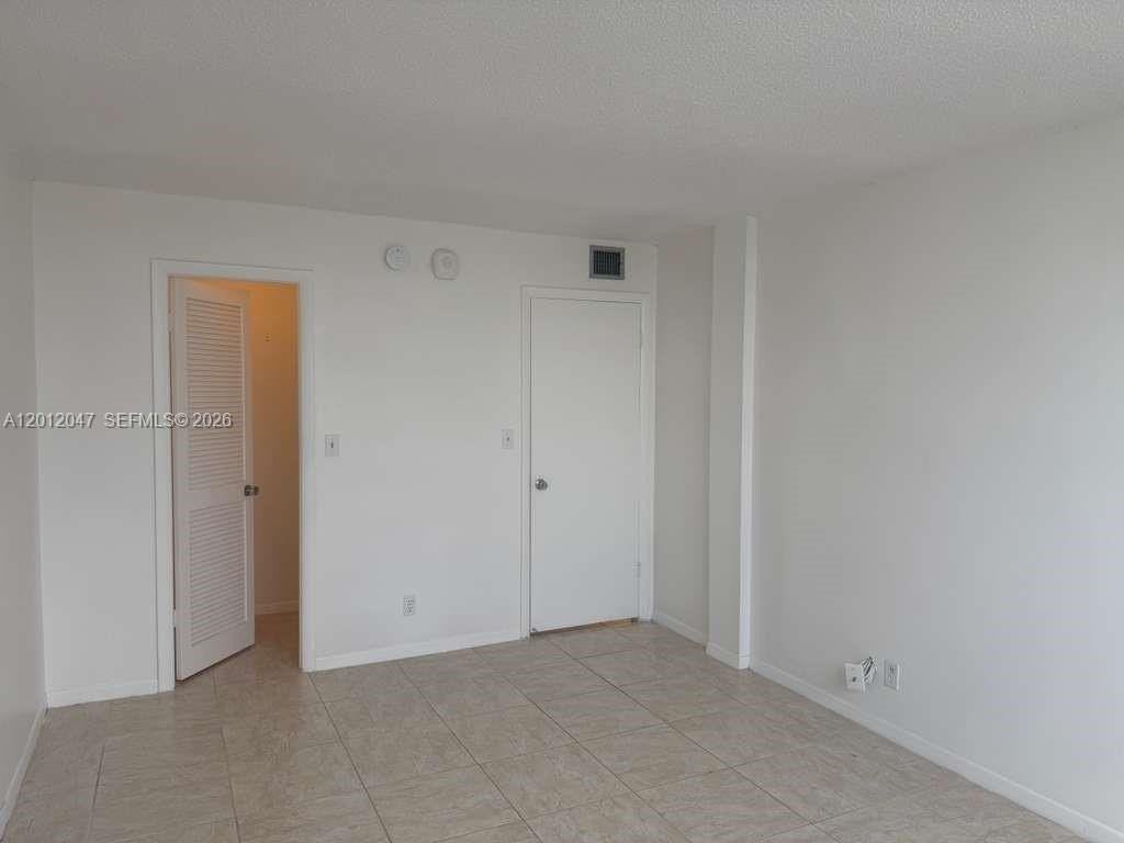 500 Executive Center Dr #5C - Photo 5 of 21