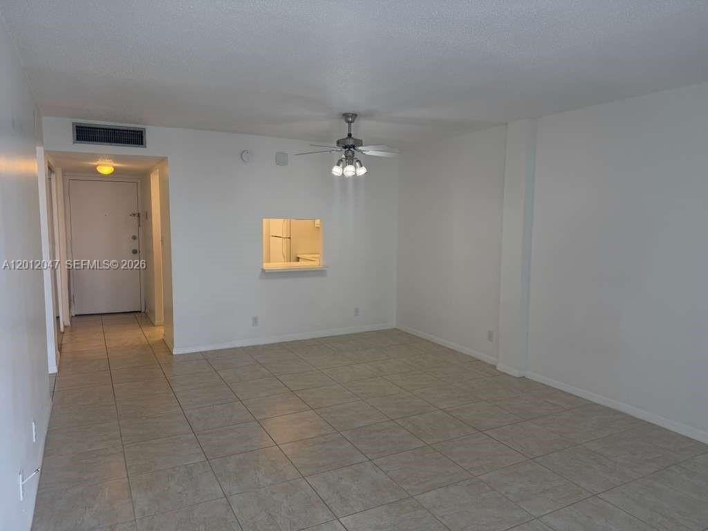 500 Executive Center Dr #5C - Photo 6 of 21