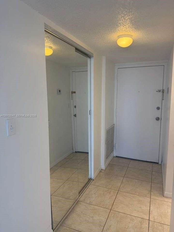 500 Executive Center Dr #5C - Photo 7 of 21