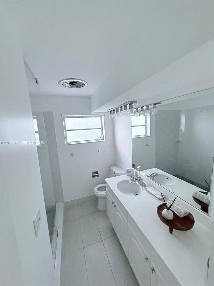 9356 Byron Ave - Photo 7 of 12