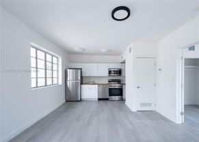 423 Ne 71st St #4 - Photo 1 of 1