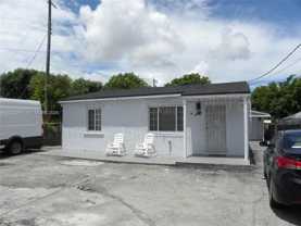 214 Nw 49th Ave #FRONT - Photo 1 of 1