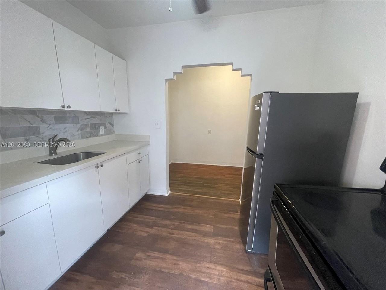 1644 Plunkett St #EAST - Photo 5 of 15