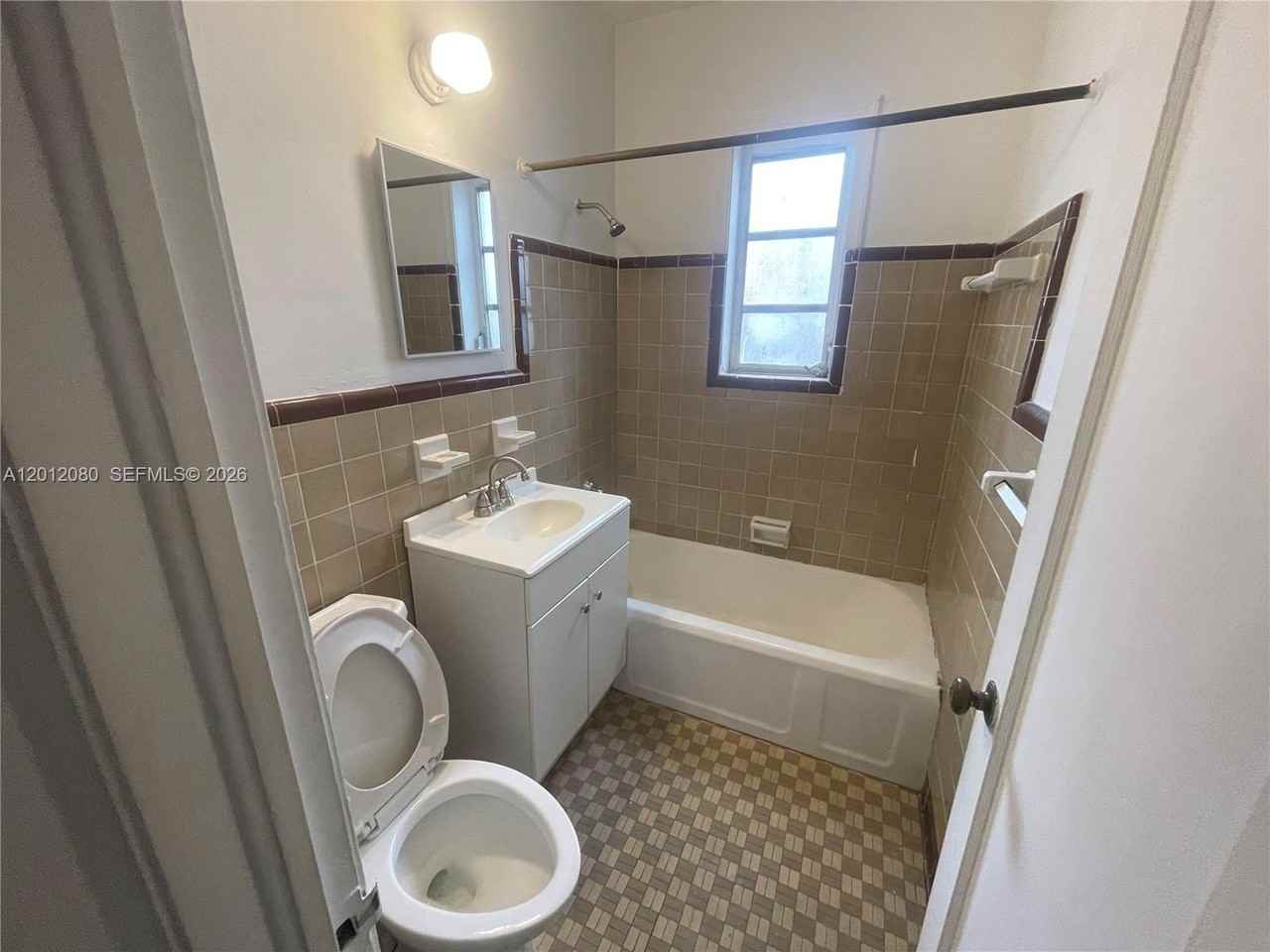 1644 Plunkett St #EAST - Photo 6 of 15