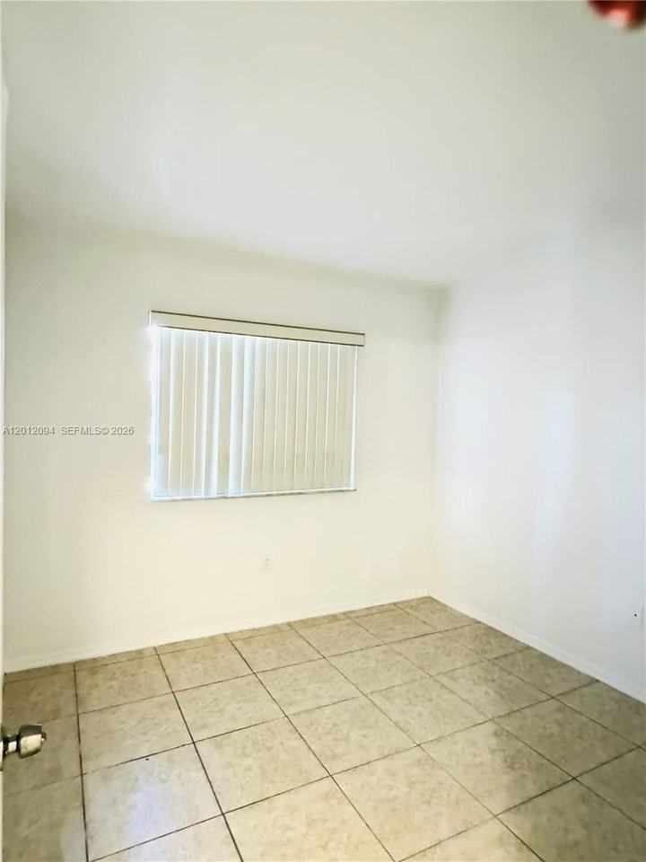 1300 Se 31st Ct #201-36 - Photo 7 of 9