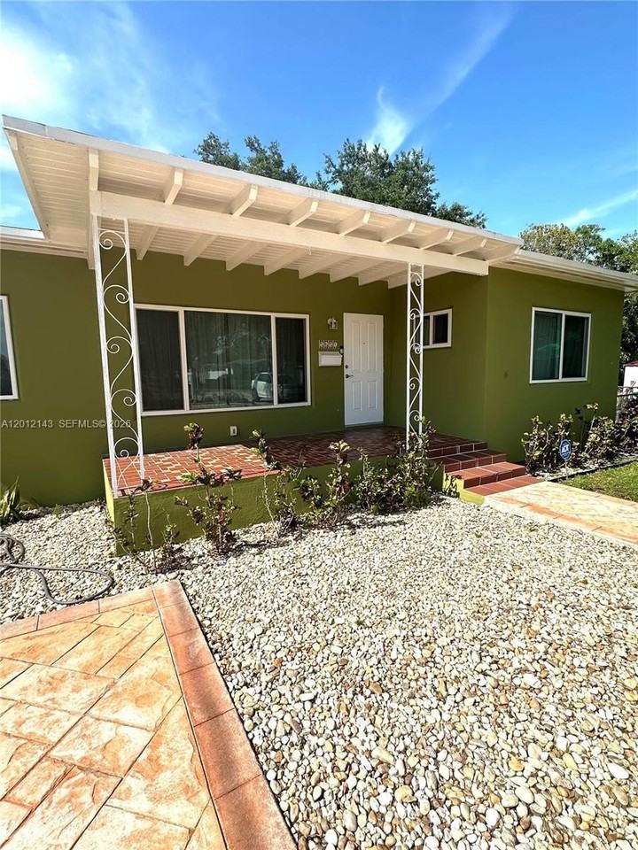 5651 Nw 3rd St - Photo 2 of 3