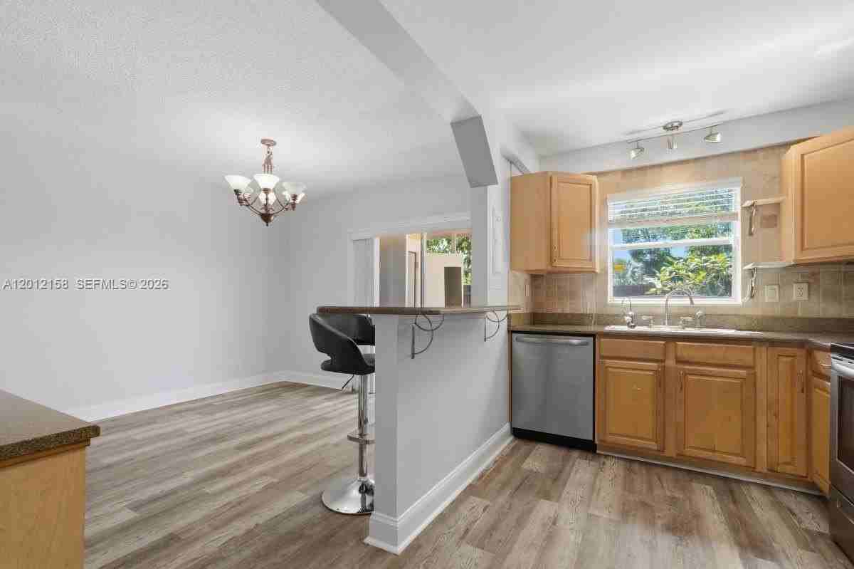 6656 Sw 41st St #6656 - Photo 6 of 31