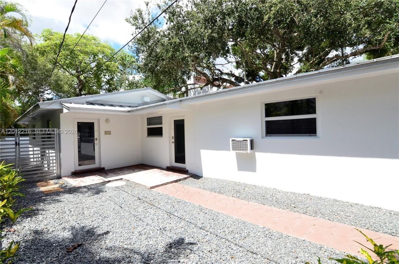 3050 Virginia St - Photo 2 of 15