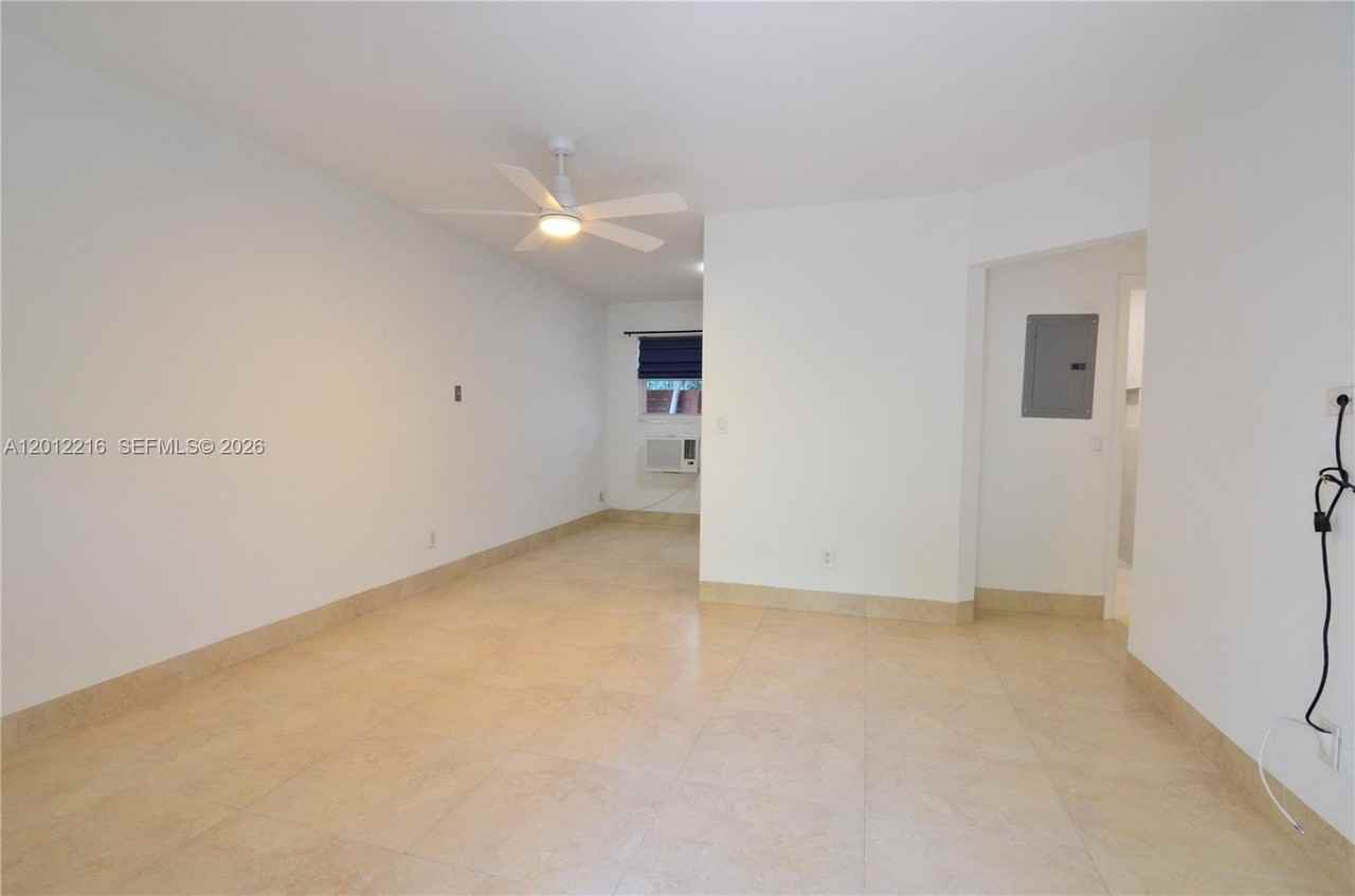 3050 Virginia St - Photo 6 of 15