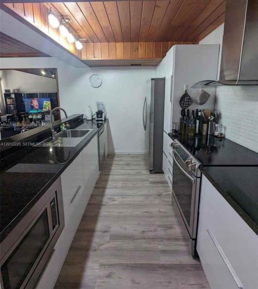 11203 Nw 15th St #NA - Photo 5 of 18
