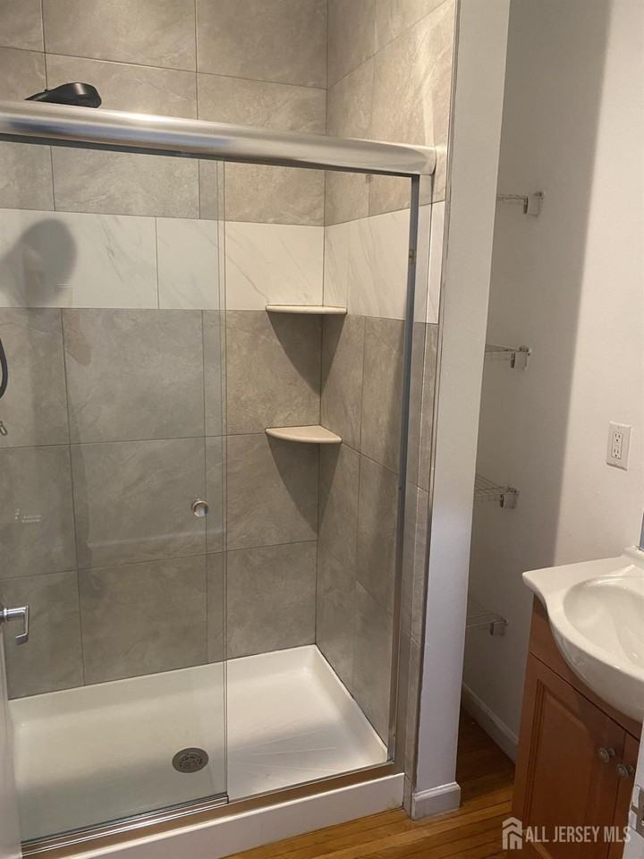 378 George St #201 - Photo 5 of 10