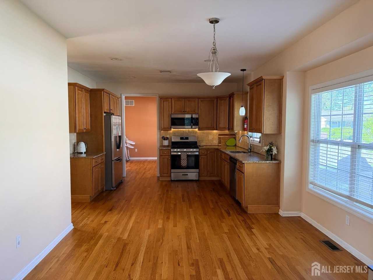 21 Van Syckle Blvd - Photo 7 of 19