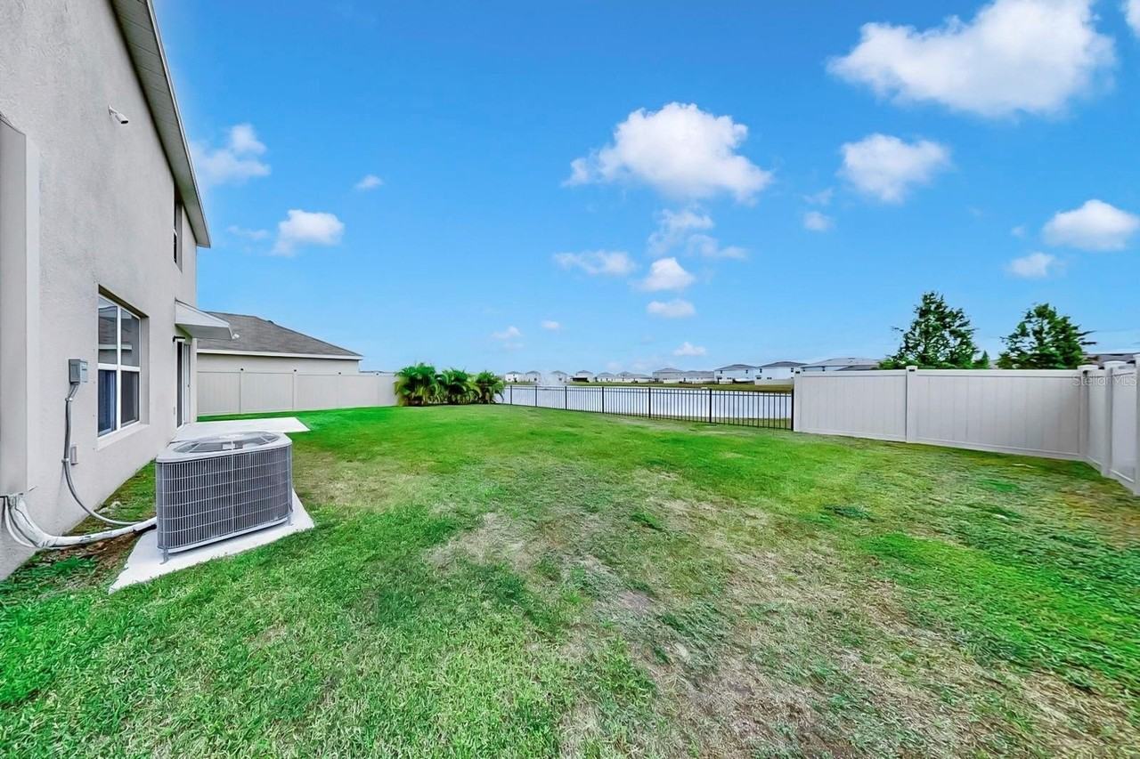 10104 Charlotte Dr - Photo 6 of 50