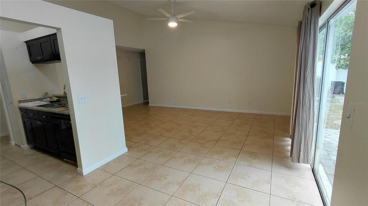 9010 Dacena Villa Pl - Photo 4 of 10