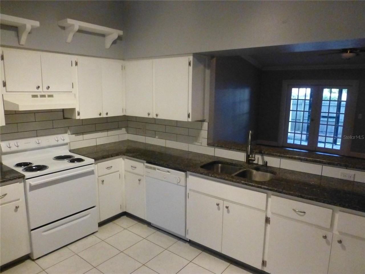1890 Wolford Rd #5 - Photo 5 of 29