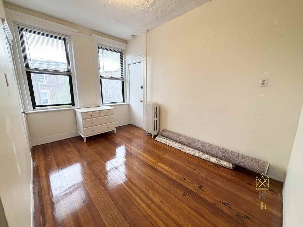 1965 Commonwealth Ave #5 - Photo 6 of 8