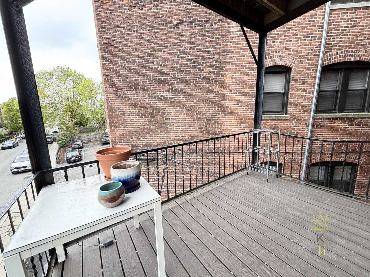 1965 Commonwealth Ave #5 - Photo 7 of 8