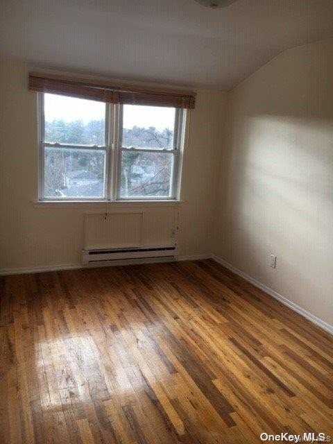 4160 Little Neck Pkwy #3 - Photo 2 of 8