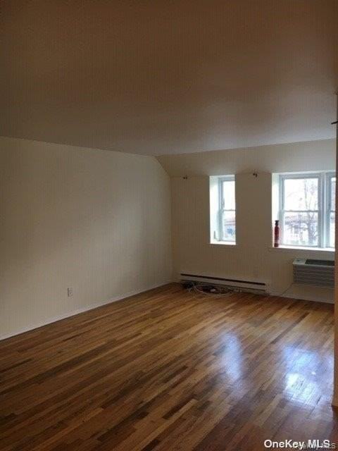 4160 Little Neck Pkwy #3 - Photo 5 of 8