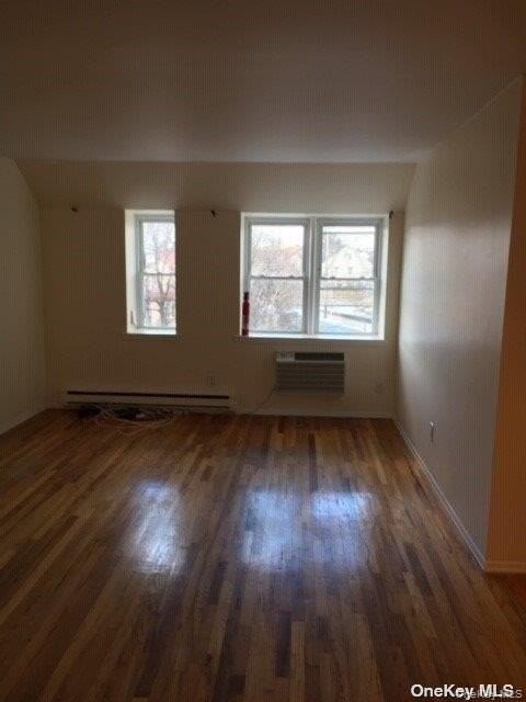 4160 Little Neck Pkwy #3 - Photo 6 of 8