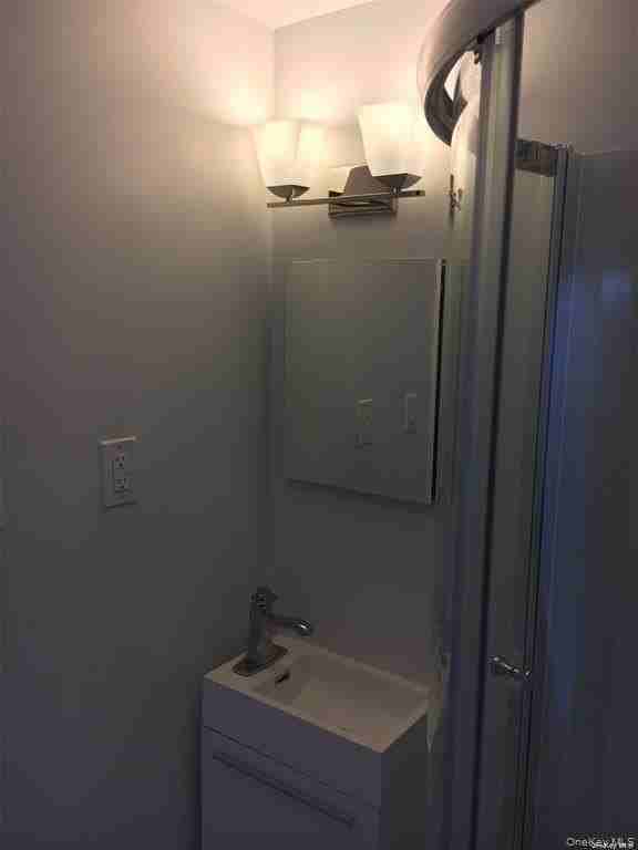 4160 Little Neck Pkwy #3 - Photo 7 of 8
