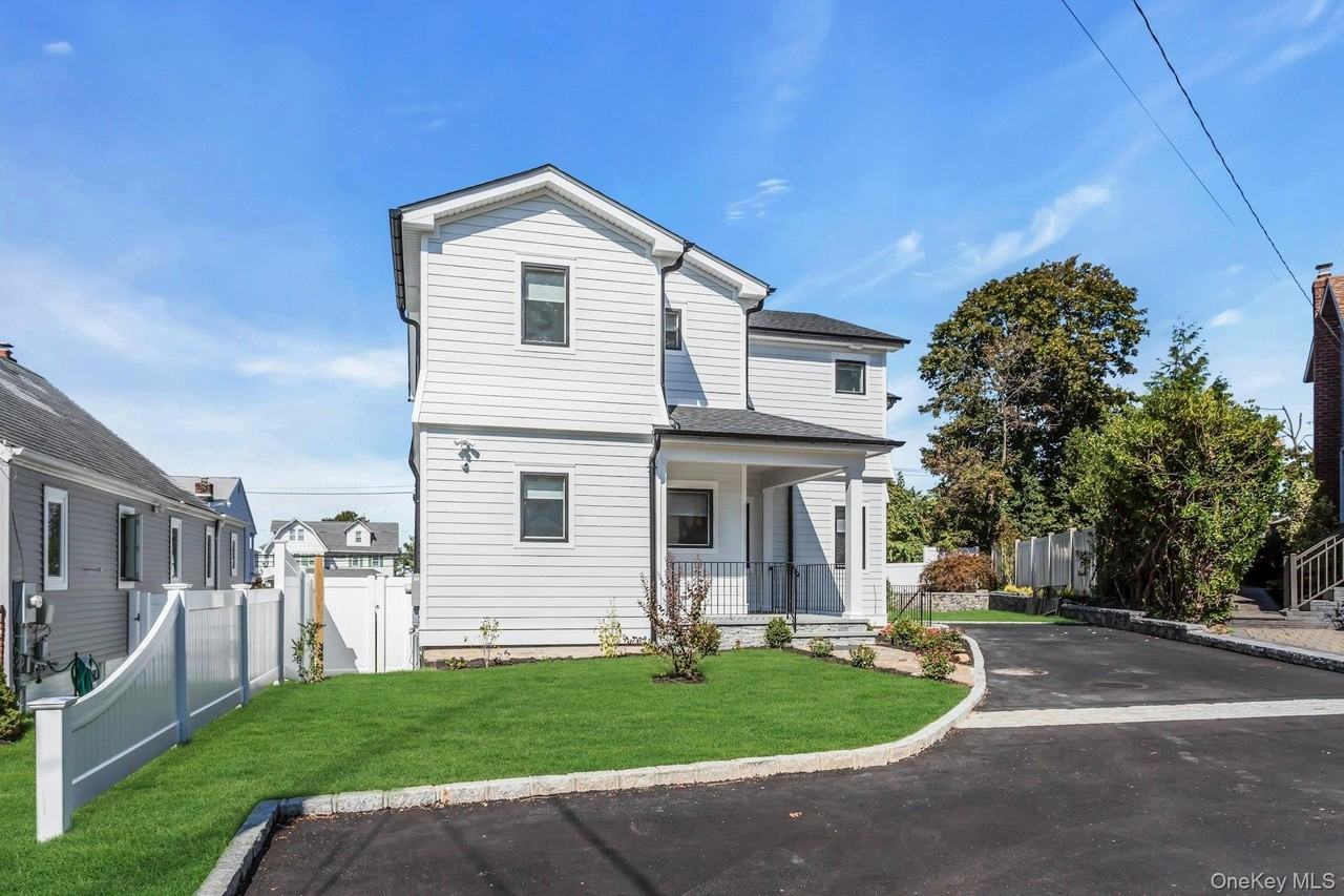 7 Bud Ct - Photo 2 of 28