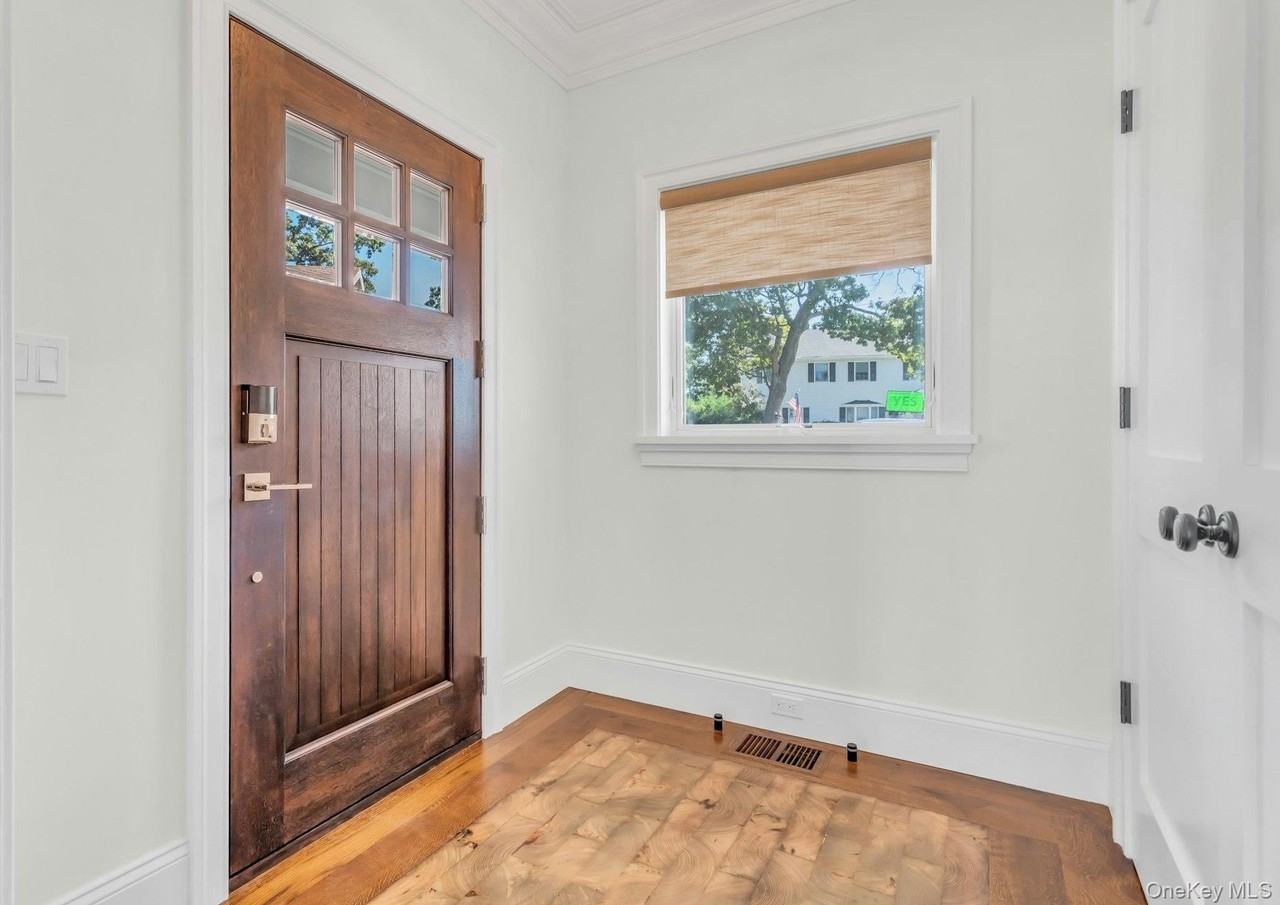 7 Bud Ct - Photo 3 of 28