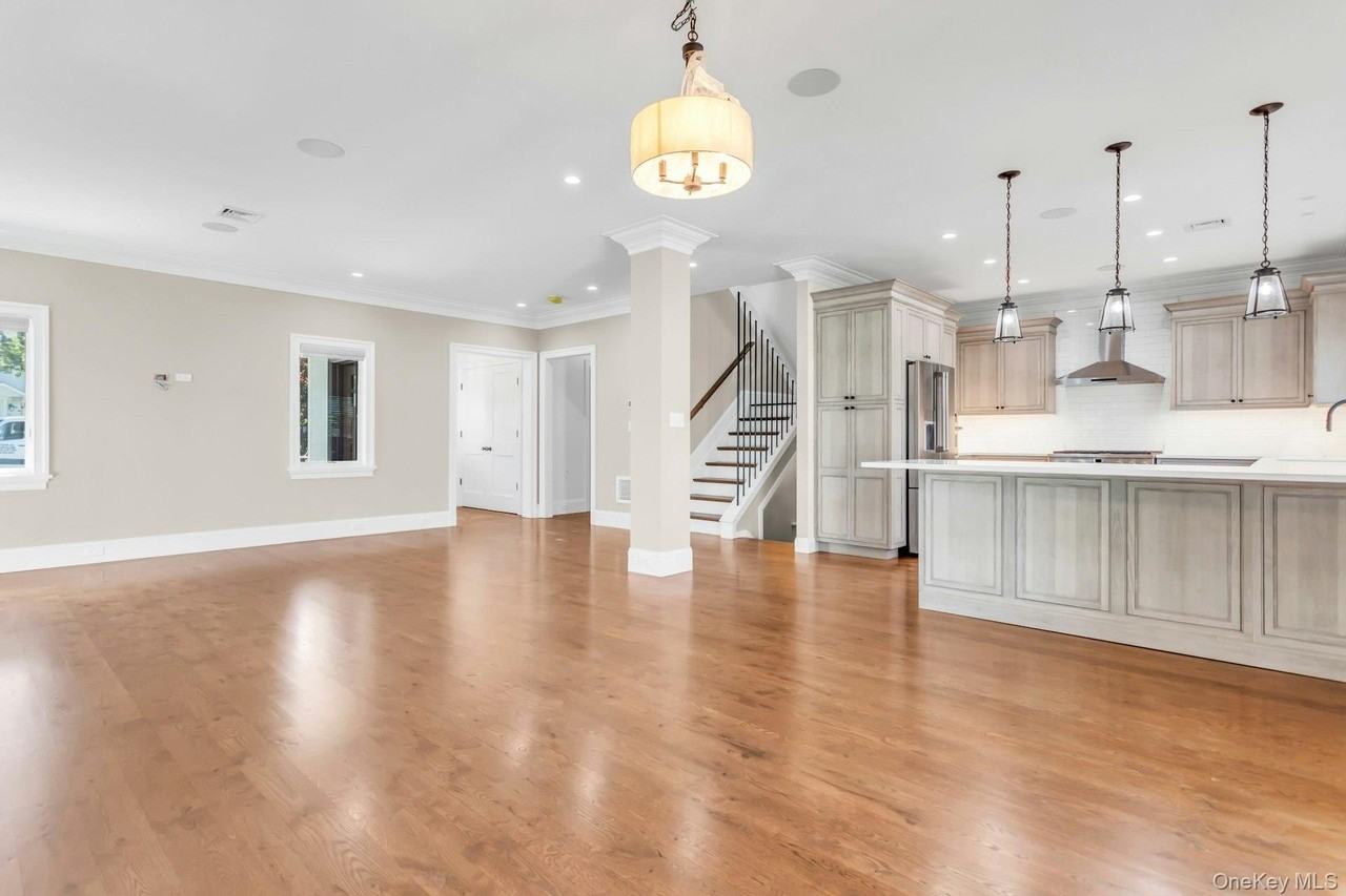 7 Bud Ct - Photo 6 of 28