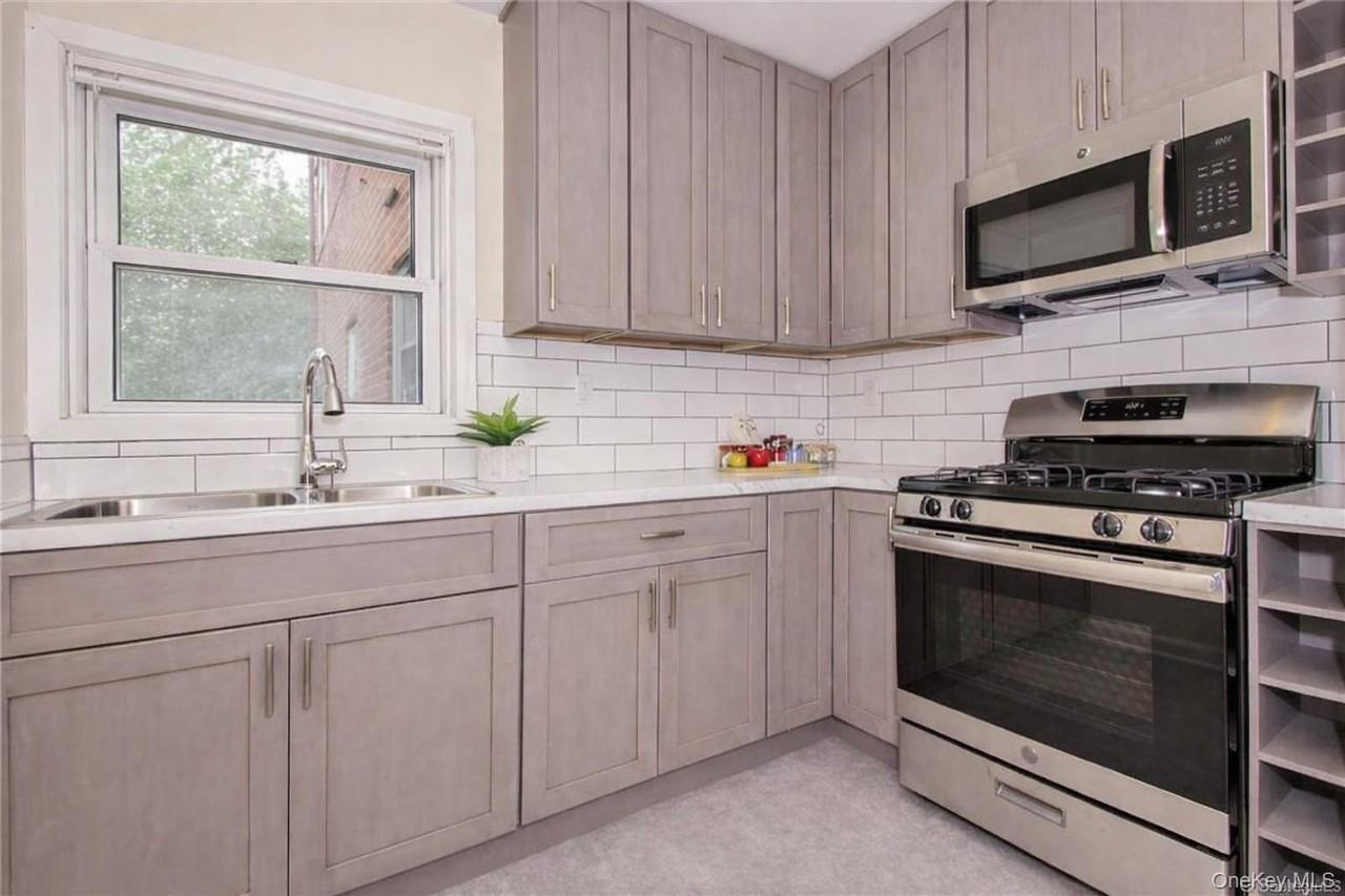 330 S Broadway #A6 - Photo 7 of 14