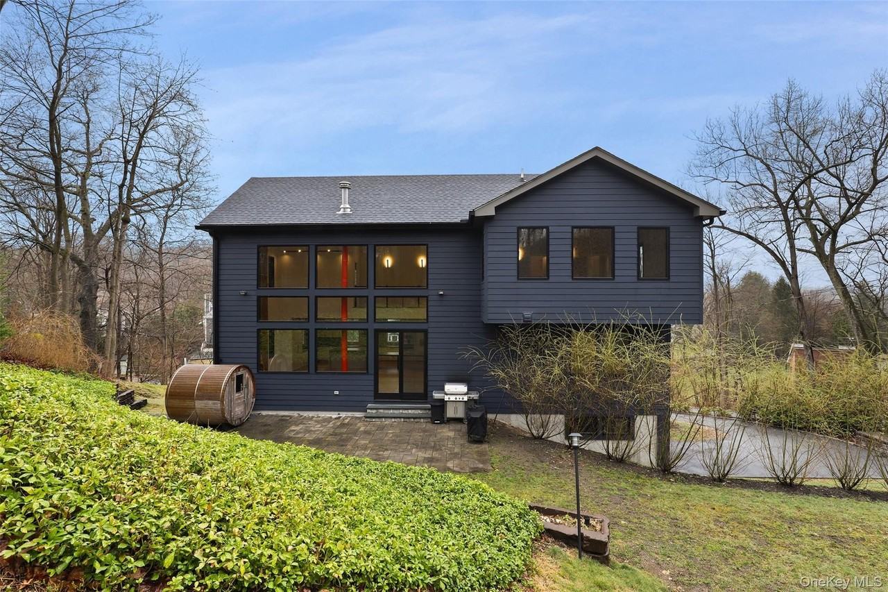 18 Hillside Ave - Photo 3 of 34